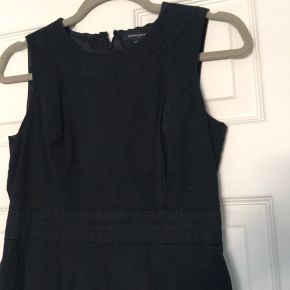 Banana Republic black dress. Size 2. - Picture 3 of 7